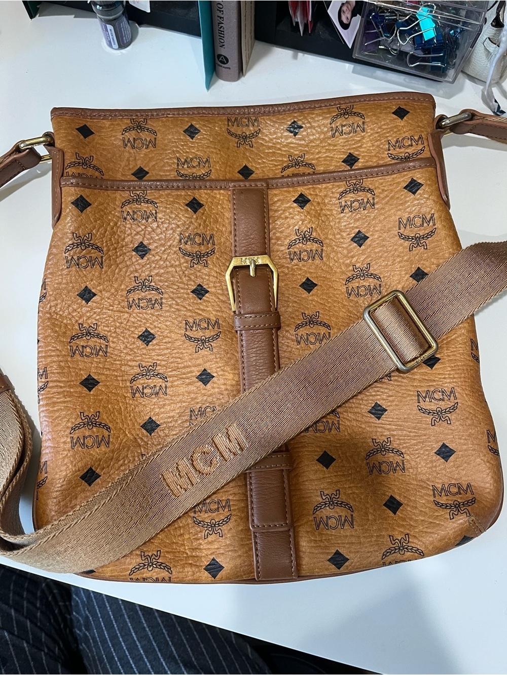 MCM COGNAC VISETOS 2 SIDED MESSENGER SLING BAG - Picture 5 of 15